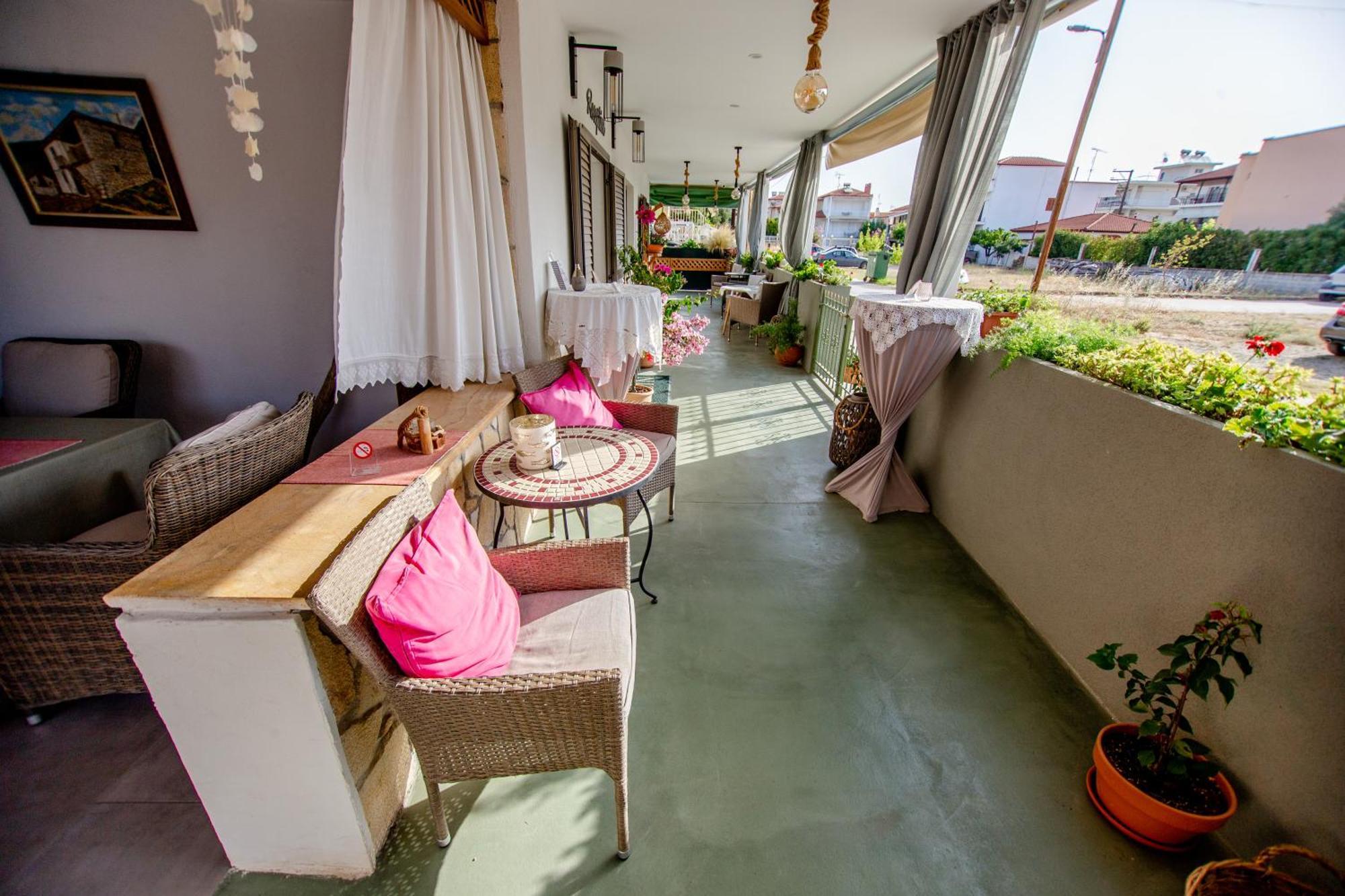 T H E Berlin Studios And Suites Vrasná 외부 사진