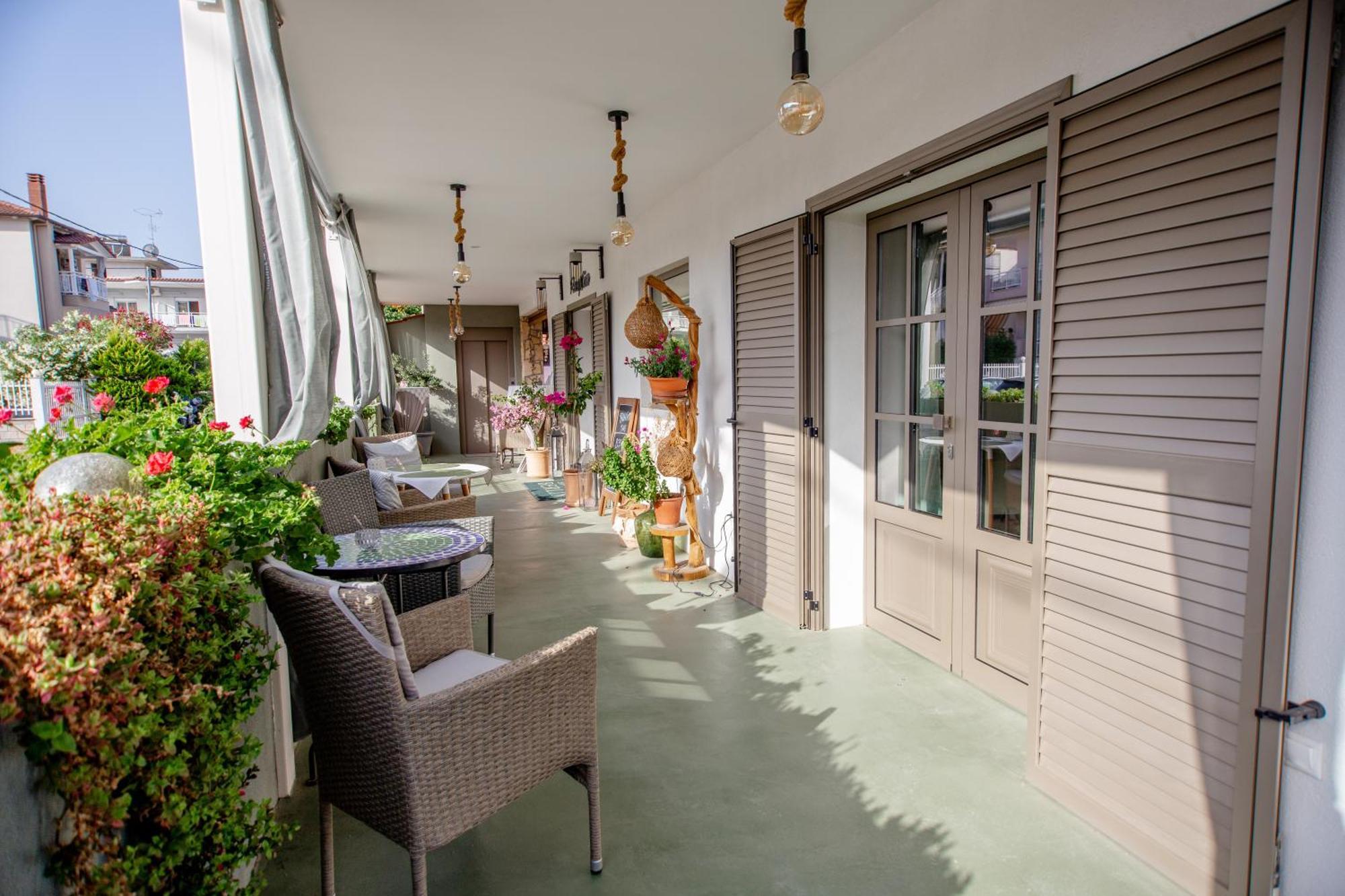 T H E Berlin Studios And Suites Vrasná 외부 사진