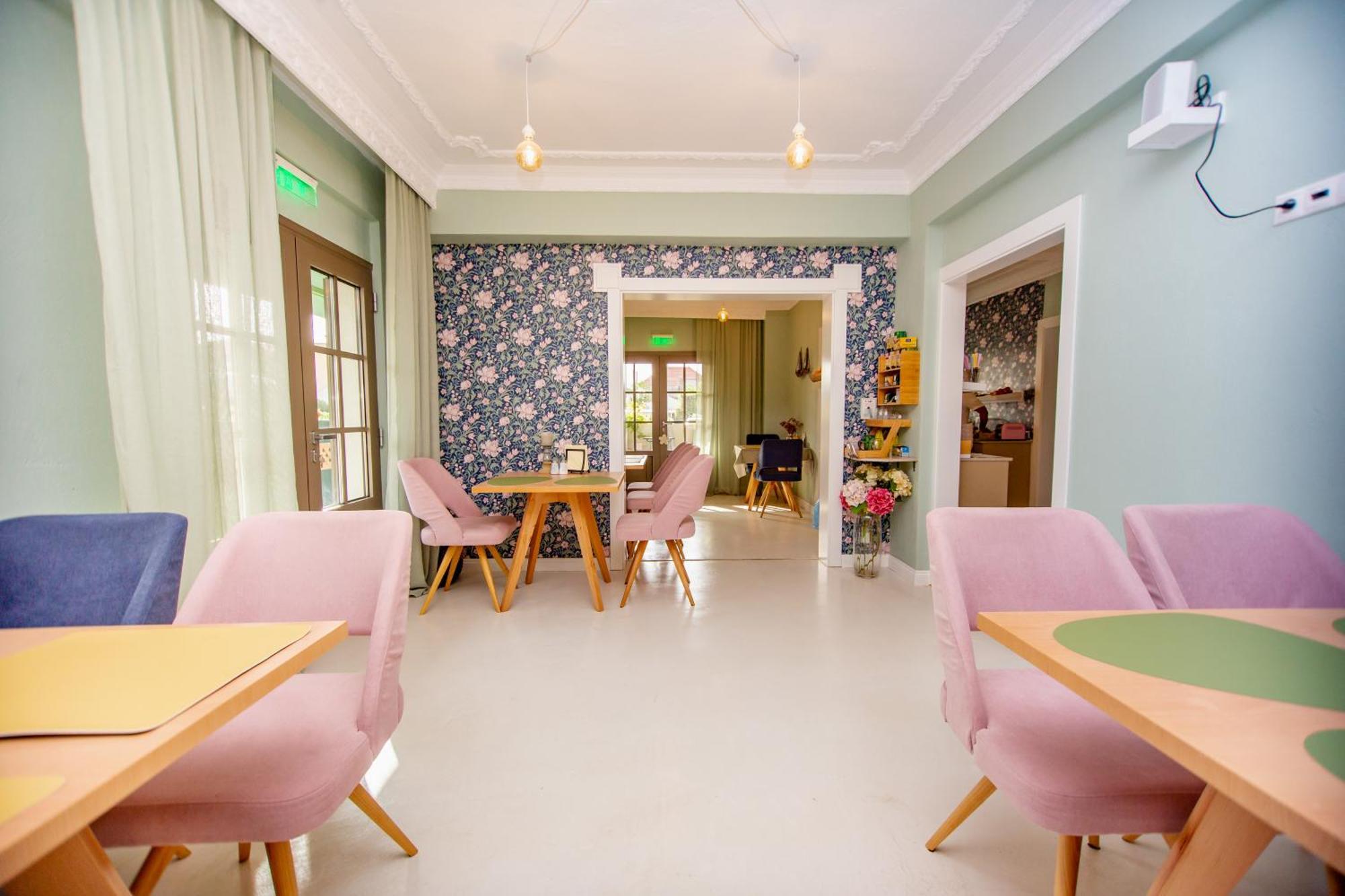 T H E Berlin Studios And Suites Vrasná 외부 사진