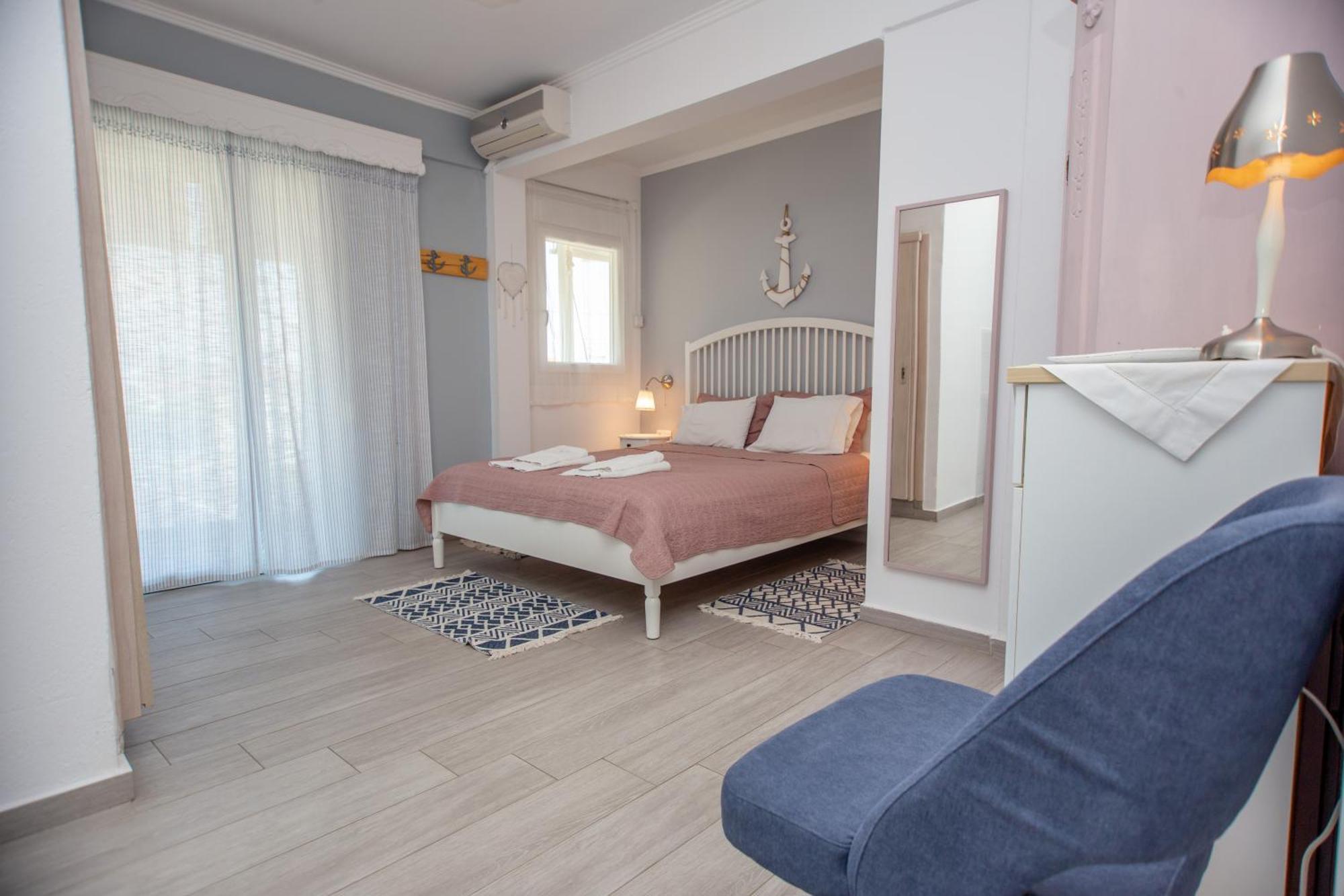 T H E Berlin Studios And Suites Vrasná 외부 사진