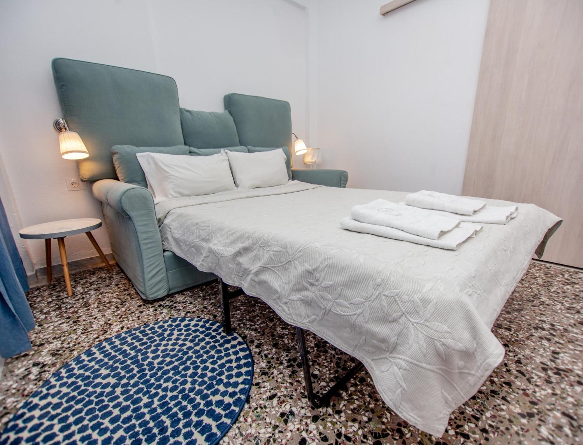 T H E Berlin Studios And Suites Vrasná 외부 사진