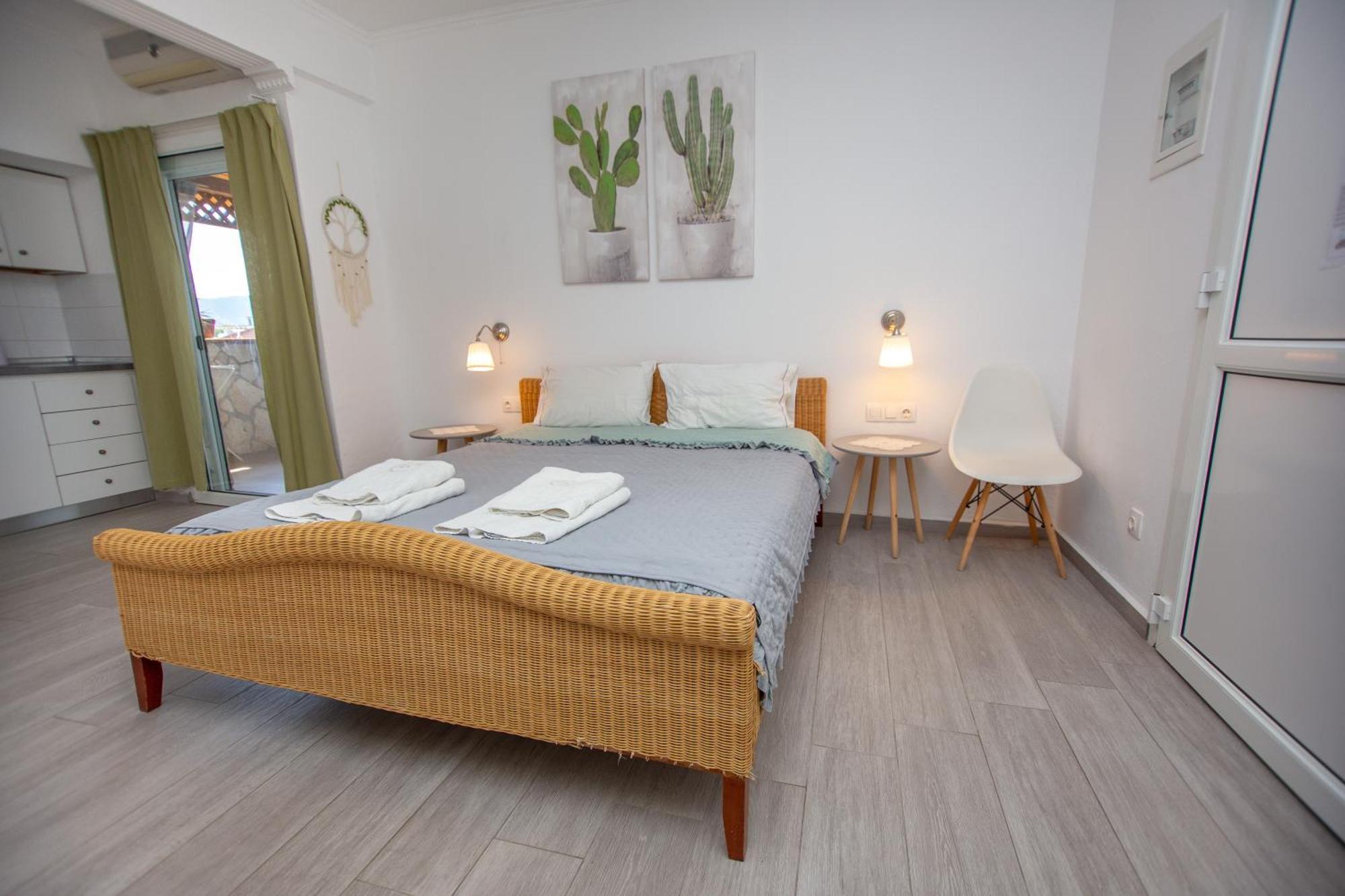 T H E Berlin Studios And Suites Vrasná 외부 사진