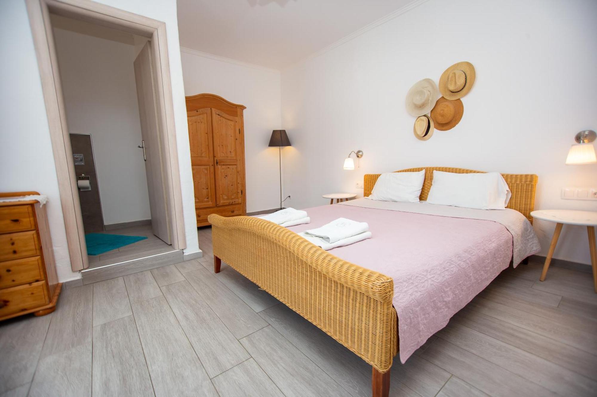 T H E Berlin Studios And Suites Vrasná 외부 사진