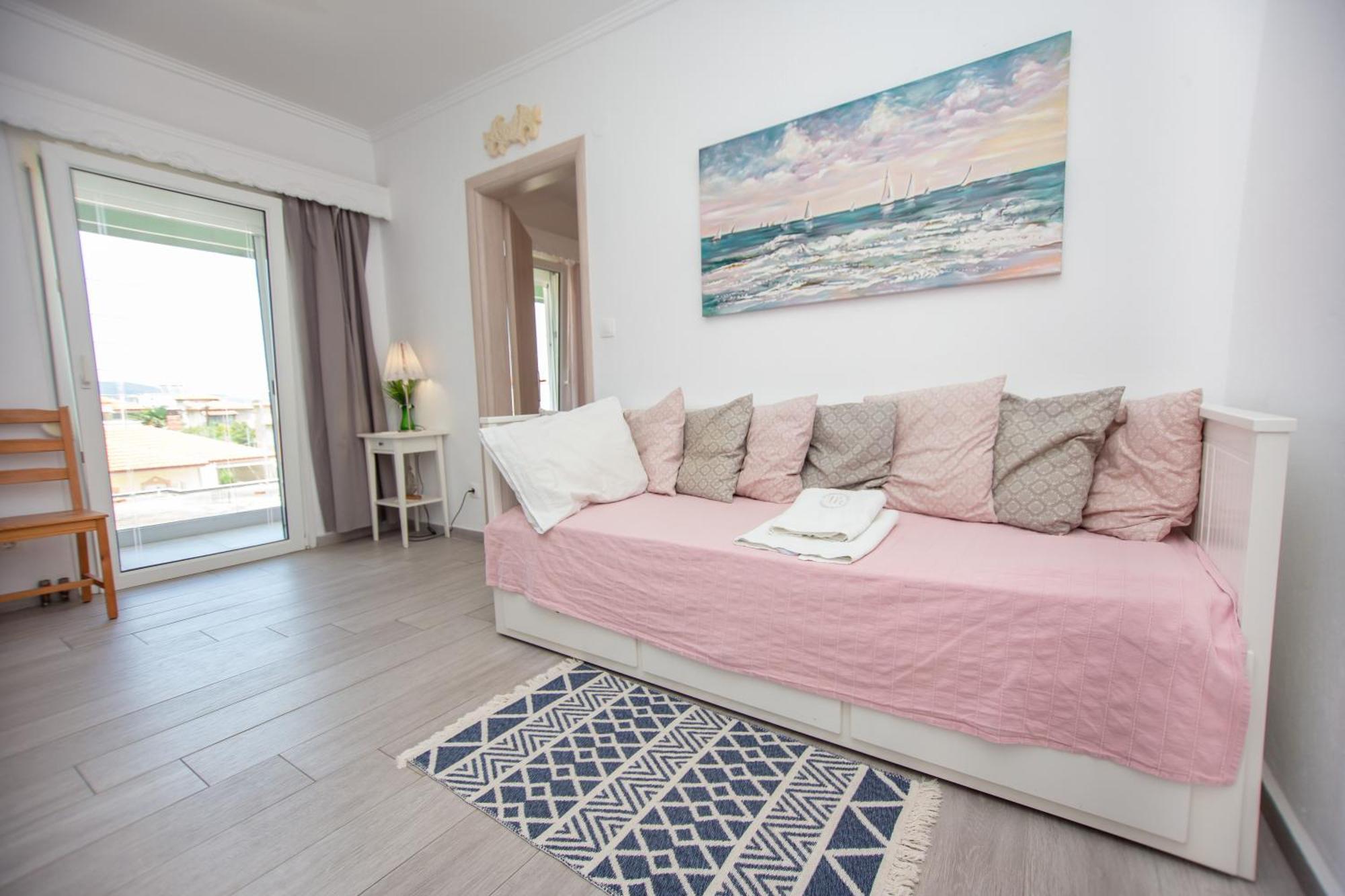 T H E Berlin Studios And Suites Vrasná 외부 사진