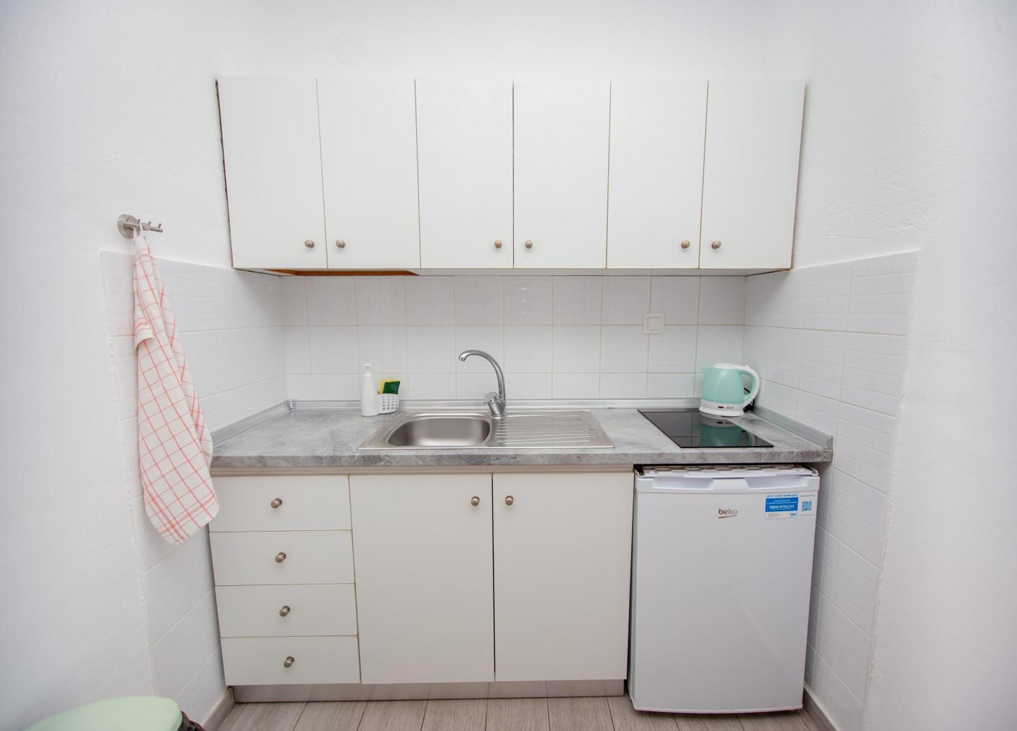 T H E Berlin Studios And Suites Vrasná 외부 사진