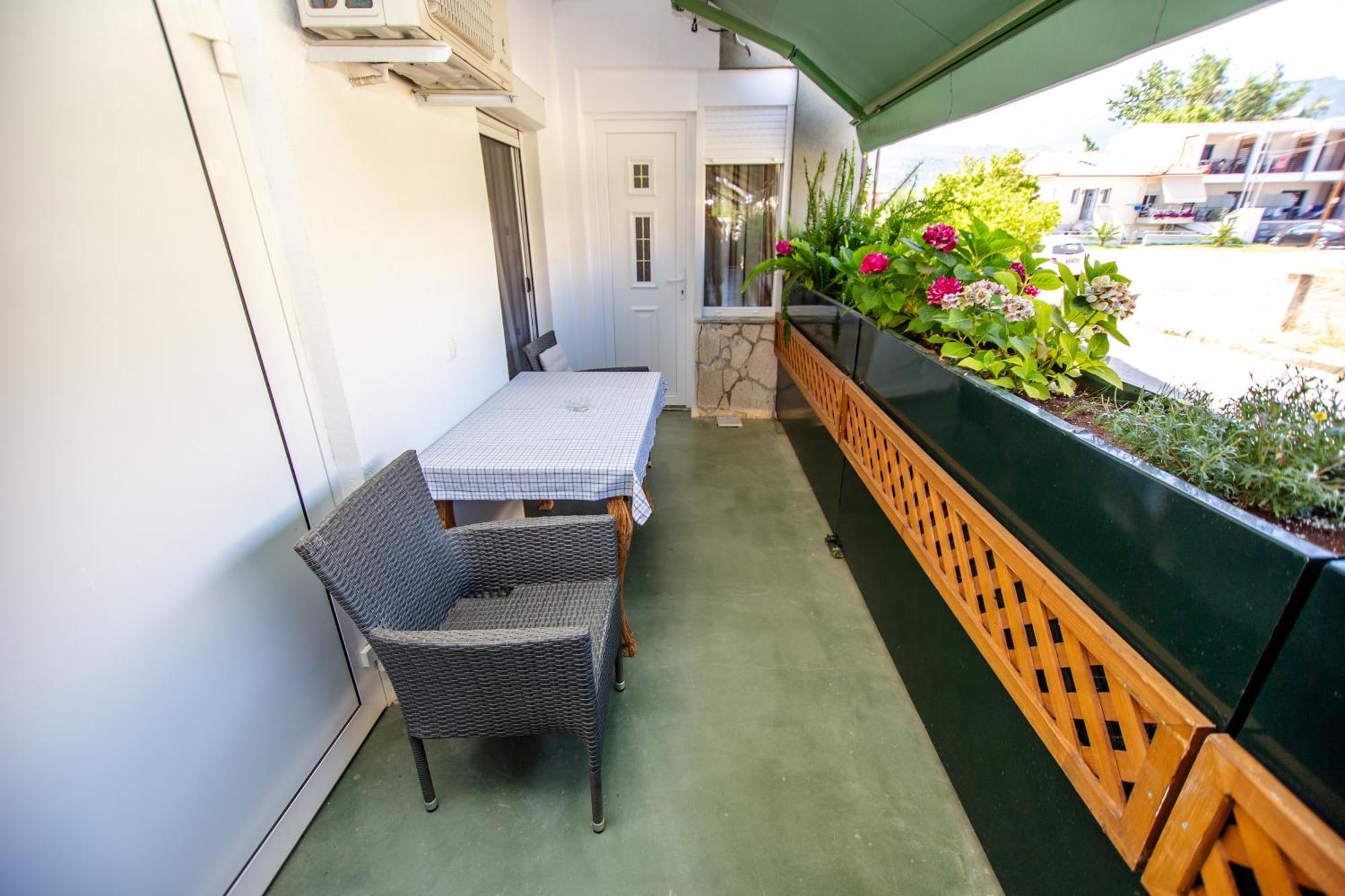 T H E Berlin Studios And Suites Vrasná 외부 사진