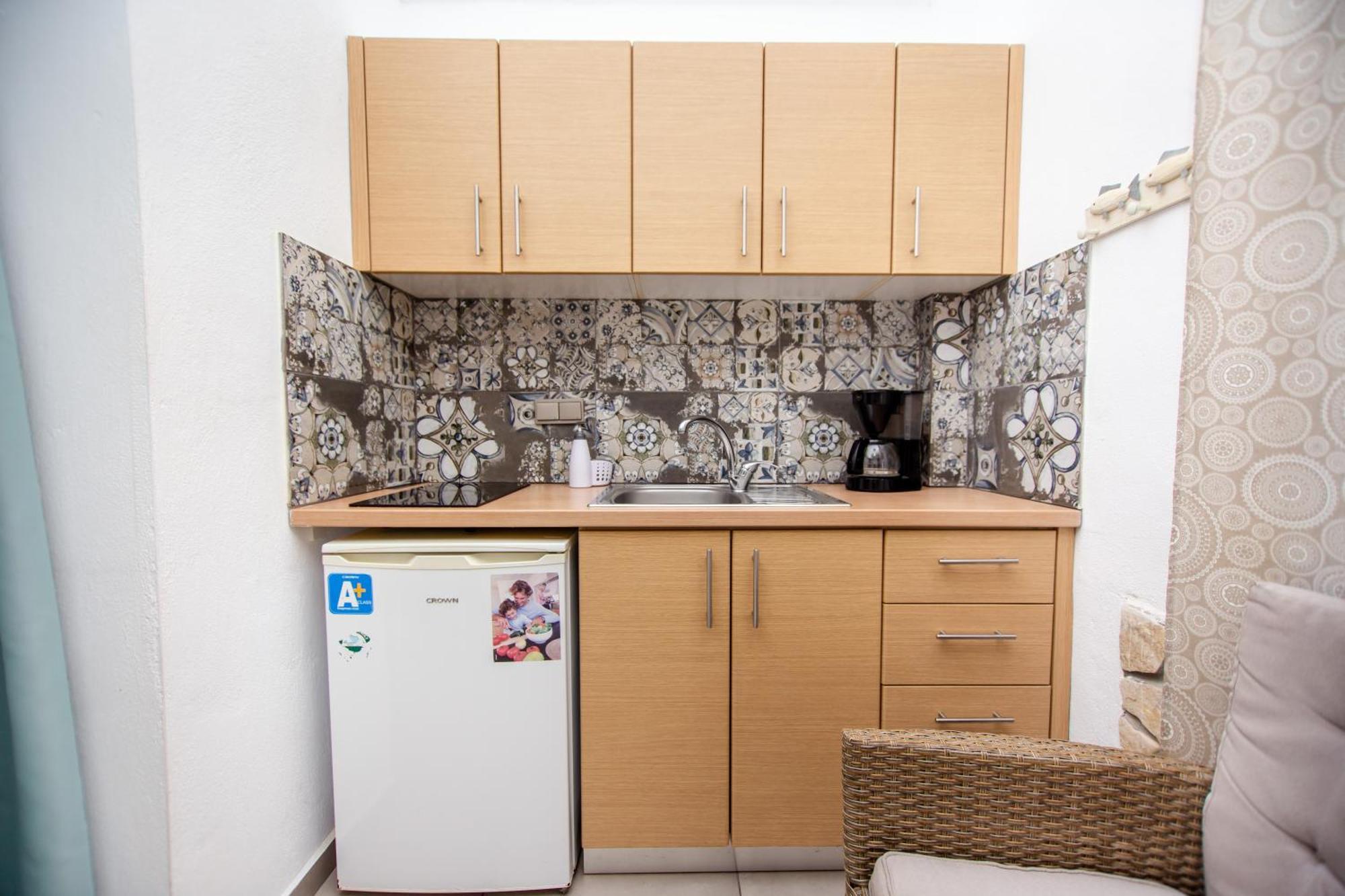 T H E Berlin Studios And Suites Vrasná 외부 사진